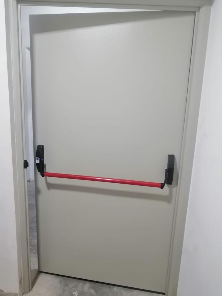 Puertas de Emergencia - Imagen 9